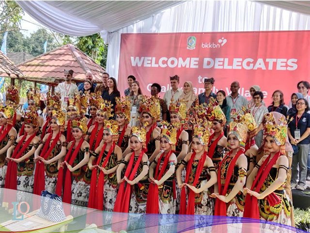 ambassador goes to kampung KB