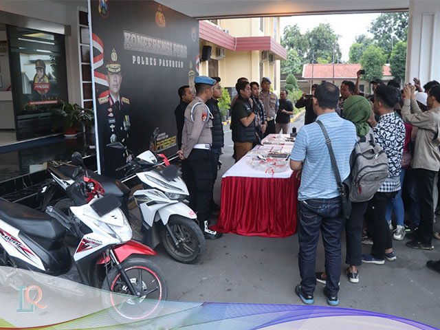 Gangster di Pasuruan, barang bukti