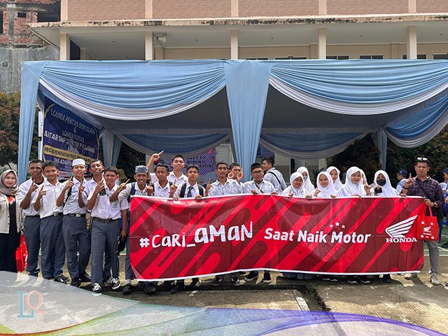 Astra Motor Sumsel , edukasi safety riding , SMA Adabiyah Palembang