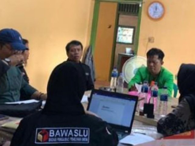 Pastikan Panwascam Maksimalkan Pengawasan Proses Rekapitulasi DPHP Tingkat Kecamatan, Bawaslu Palembang Lakukan Monitoring