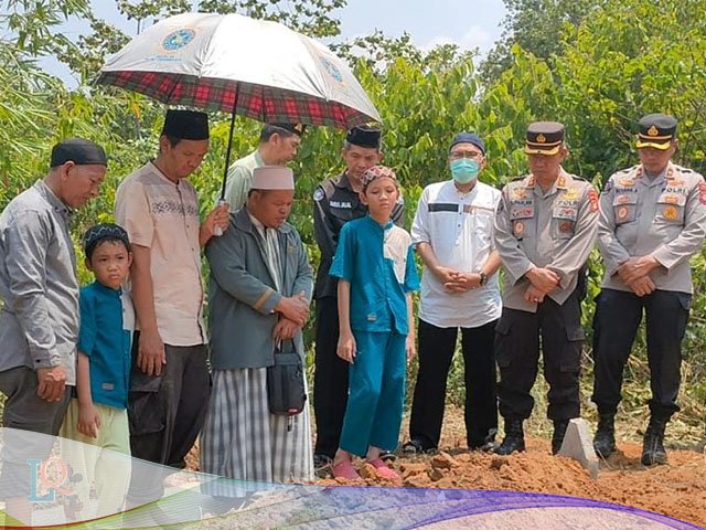 meninggal dunia , menunjukkan rasa empati