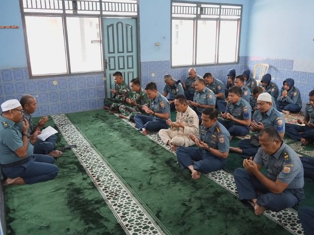 Jelang Pergantian Tahun, Lanal Palembang Laksanakan Doa Bersama