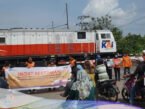 jalur kereta api , larangan beraktivitas di jalur rel , PT KAI Divre III Palembang