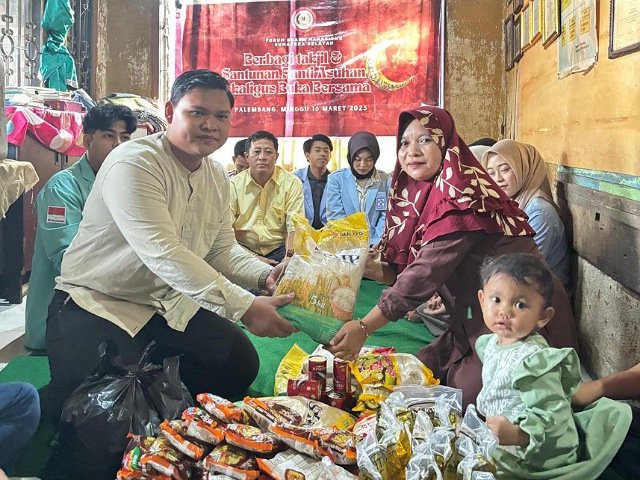Pembagian Takjil , Rayakan Bulan Suci Ramadhan