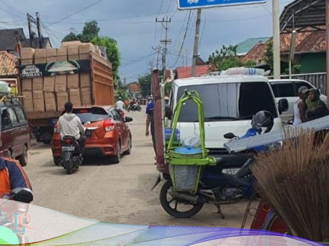 Aktivitas Bongkar Muat Barang , Mobil Bongkar Muat