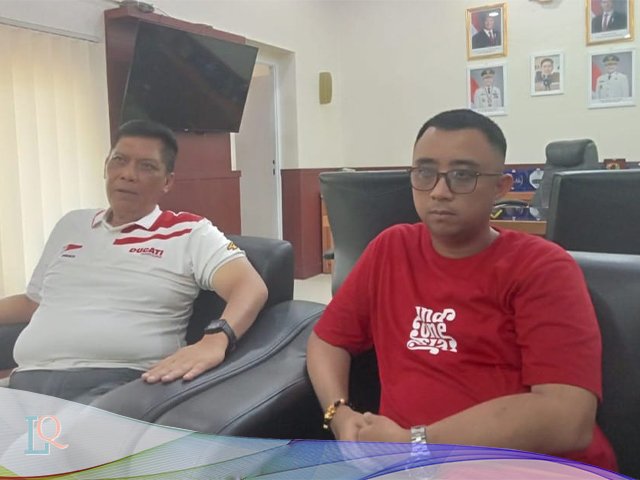 Disnaker Palembang , memasukkan paku ke dalam botol