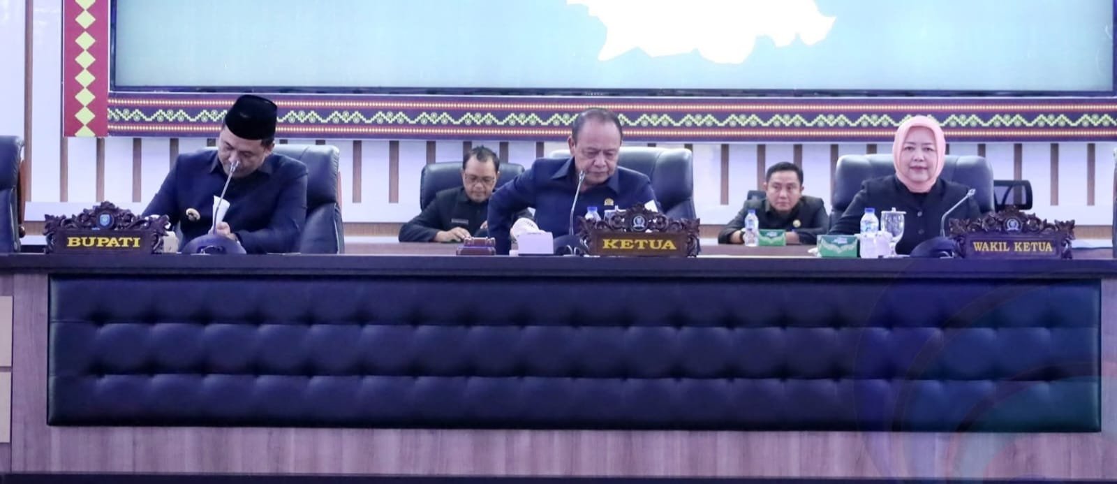 Bupati OKU Selatan Hadiri Rapat Paripurna, Terhadap Padangan Umum Fraksi-fraksi DPRD OKU Selatan