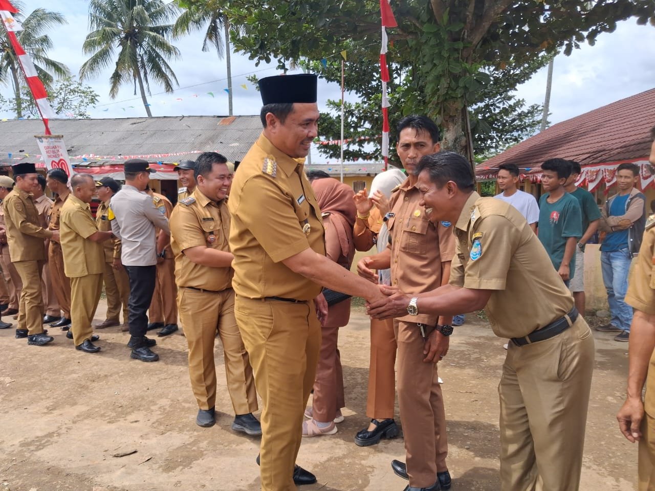 Bupati Abusama Sambangi Syukuran  Desa Sidodadi Buay Pemaca 