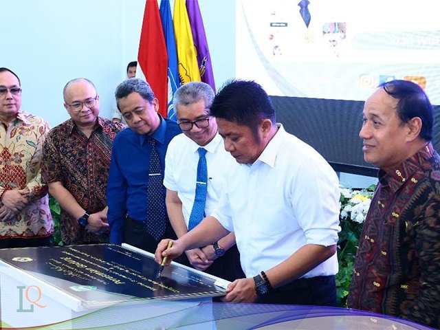 Laboratorium Modern , Pusat Riset Unggulan