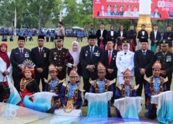 Upacara penurunan bendera merah putih