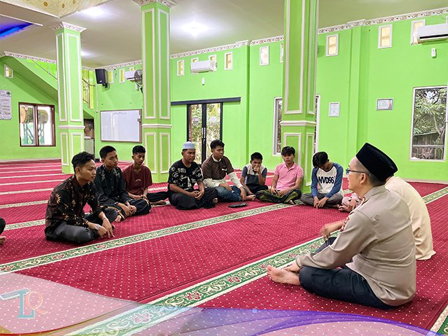 resah boleh rusuh jangan