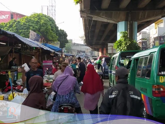 Flyover Pasar Kiaracondong Bandung, Pedagang Kaki Lima