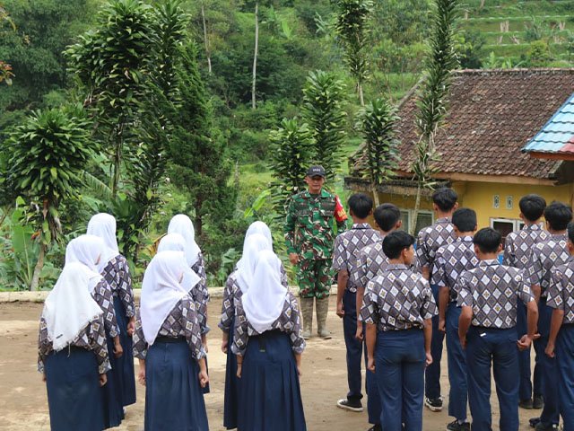 Pelatihan PBB di SMPN 3 Rancabali
