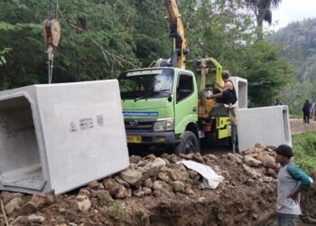 Penghubung Antar 2 Kampung