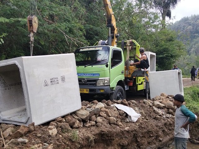 Penghubung Antar 2 Kampung