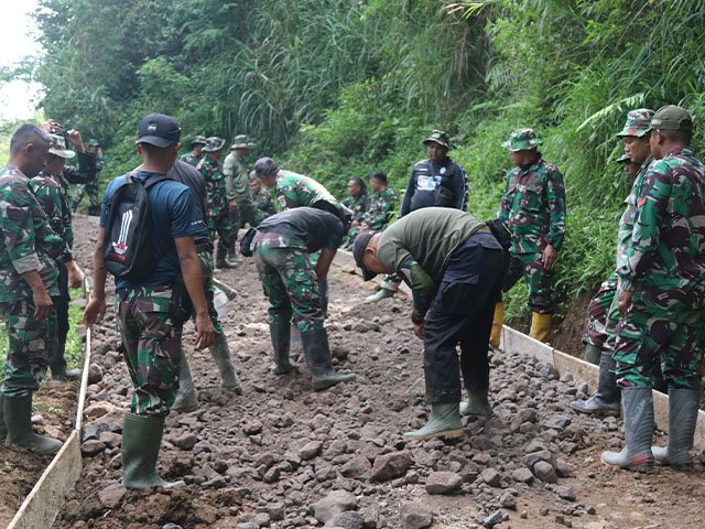Progres Pengecoran Jalan