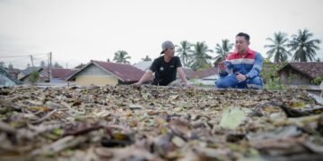 Pertamina Patra Niaga Kilang Plaju Berdayakan Warga Olah Eceng Gondok Jadi Produk Bernilai Ekonomi