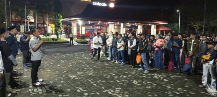 Sambut Pemudik Gratis di Palembang, H. Fauzi Amro Pastikan Warga Tiba dengan Selamat