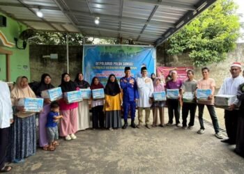 Ramadhan Penuh Berkah, Ditpolairud Polda Sumsel Salurkan Bantuan Sembako untuk Masyarakat di Masjid Babul Ihsan