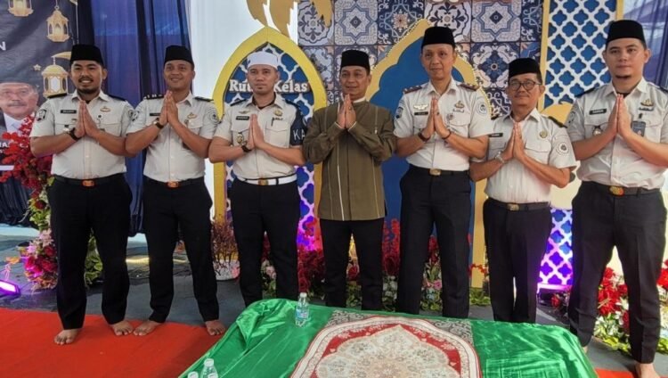 Kakanwil Ditjenpas Sumsel Ikuti Sholat Idul Fitri 1447 H, Penyerahan Remisi, dan Penguatan Pengamanan Kunjungan Lebaran di Rutan Palembang