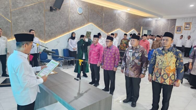 Kakanwil Kemenag Sumsel Lantik Empat Pejabat Administrator, Tekankan Penyegaran dan Akselerasi Kinerja