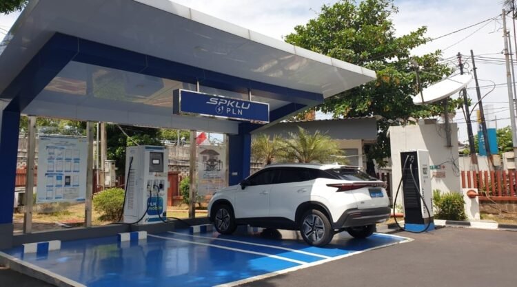 Inisiasi Penghematan Energi, Puluhan Ribu Insan PLN Serentak Terapkan Clean Energy Day