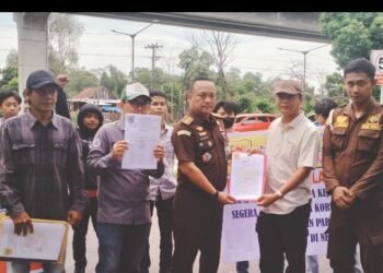 Aksi di Kejati Sumsel, LSM Mitra Mabes Soroti Dugaan Mark-Up Proyek Jalan di OKU Tahun 2025