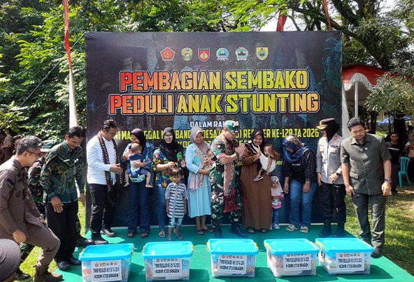 Paket Sembako untuk Keluarga Stunting