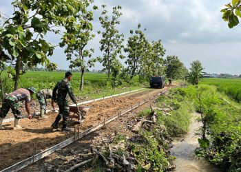 Pengecoran Jalan di Desa Puro