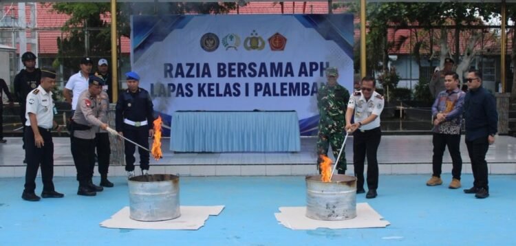 Perkuat Deteksi Dini, Lapas Kelas I Palembang Laksanakan Razia Gabungan Bersama APH