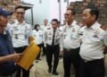 Kepala Kanwil Ditjenpas Sumsel Erwedi Supriyatno Bersama UPT Pemasyarakatan Kota Palembang Tinjau Progres Bedah Rumah
