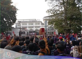 BEM SI Kepung DPRD Jabar