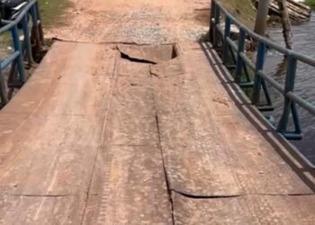 Jembatan Desa Sungai Jeruju Rusak Parah Akibat Banjir dan Tanah Longsor, Warga Harapkan Penanganan Segera