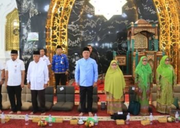 Wagub Cik Ujang Ajak Masyarakat Jadikan Hijrah Momentum Perubahan di Gebyar Muharam 1448 H dan Harlah Muslimat NU ke-80