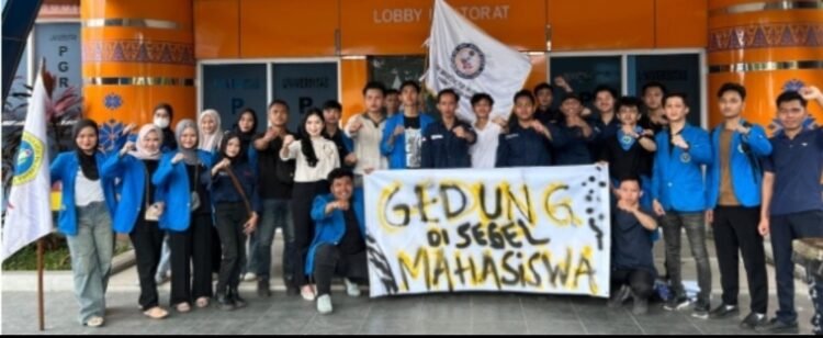 Segel Rektorat dan Ancaman Mosi Tidak Percaya, Krisis Dialog di Universitas PGRI Palembang?