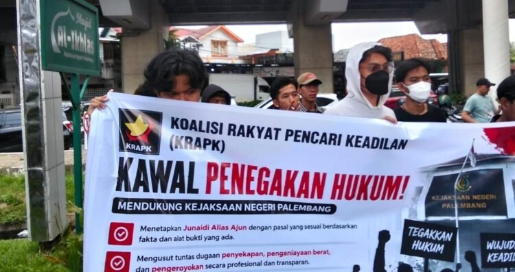 Massa Aksi Minta Semua Kasus Junaidi Alias Ajun Untuk Di Proses