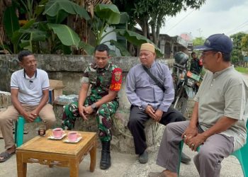 Obrolan Hangat di Teras Mushola, Dansatgas Kodim 0418/Palembang Perkuat Ikatan TNI dan Warga Talang Jambe