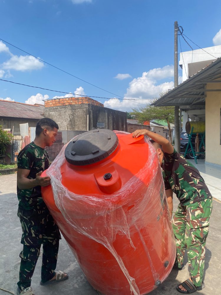 Pemasangan Tower dan Tandon Air Percepat Penyelesaian Sasaran Sumur Bor TMMD ke-129 Kodim 0418/Palembang