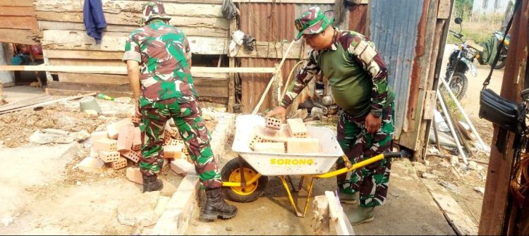 Pra TMMD ke-129 Kodim 0418/Palembang Wujudkan Kepedulian TNI Lewat Program Bedah Rumah Ibu Sriyanti di Sako