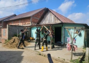 PROGRES SASARAN 6 TMMD KE-129 KODIM 0418/PALEMBANG, REHAB RTLH MILIK IBU SUMILAH TERUS BERLANJUT