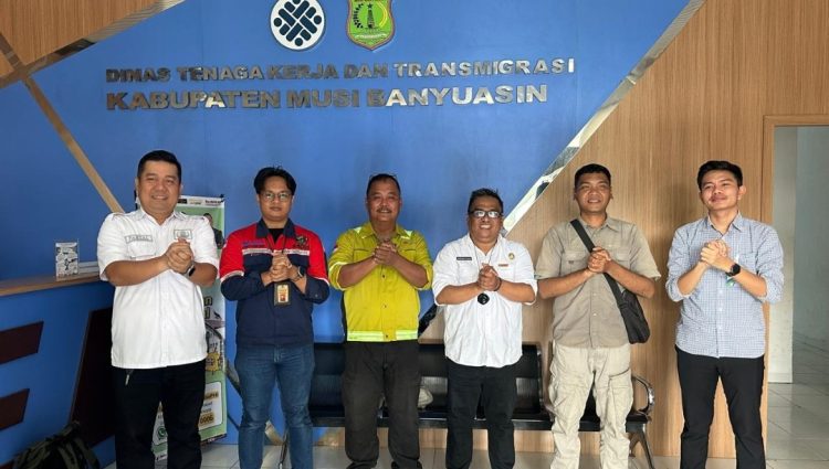 PEMKAB MUBA AJAK DUNIA USAHA WUJUDKAN HUBUNGAN INDUSTRIAL HARMONIS MELALUI PENYUSUNAN PERATURAN PERUSAHAAN
