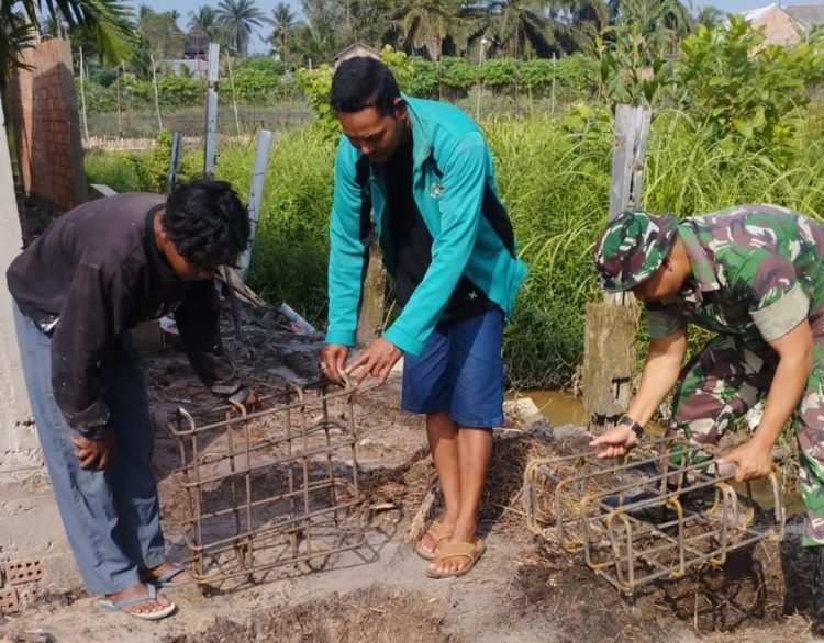 Memasuki Hari Kesembilan, Satgas TMMD Ke-129 Kodim 0418/Palembang Cor Tiang Tower Sumur Bor di Pesantren Minhajul Aulia Mina
