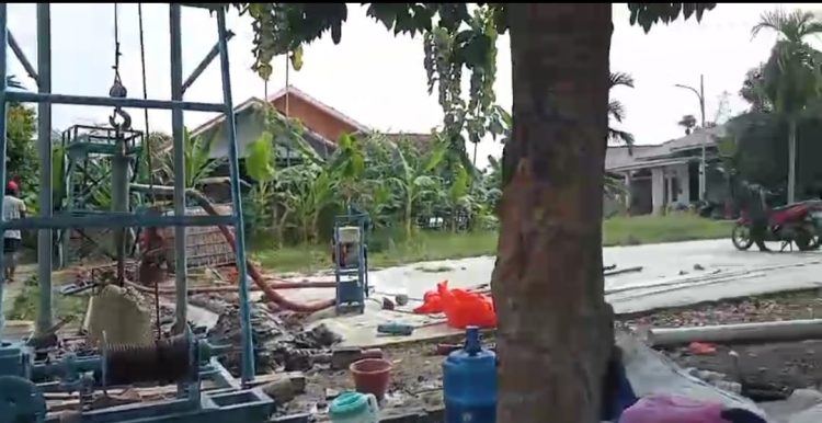Pengeboran Sudah Mencapai Kedalaman 43 Meter, Warga Talang Jambe Menanti Air yang Telah Lama Dinanti