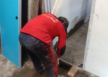 Hari Ke-10 TMMD Ke-129 Kodim 0418/Palembang, Sentuhan Akhir Kamar Mandi Rumah Pak Karyo Jadi Bukti Kepedulian TNI kepada Warga