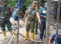 Tak Sekadar Memantau, Wadan Satgas TMMD Kodim 0418/Palembang Pastikan Kualitas Sumur Bor untuk Masyarakat Talang Jambe