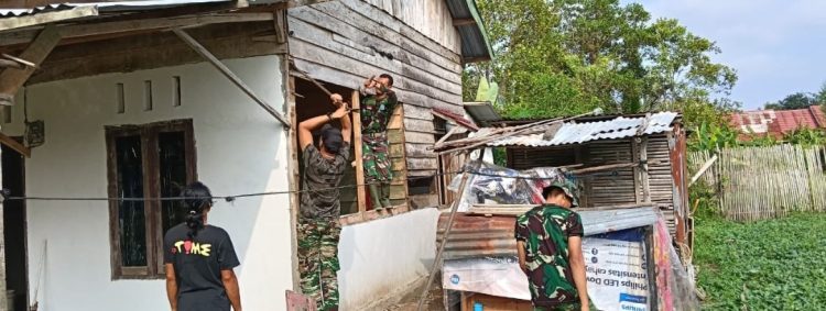 TMMD Kodim 0418/Palembang Dihari Ke-11, Di Balik Dinding yang Roboh Tumbuh Harapan Baru Ibu Sriyanti
