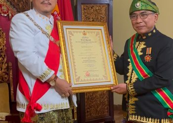 Gus Yahya Resmi Menyandang Gelar Pangeran Natogamo Dari Sultan Palembang Darussalam