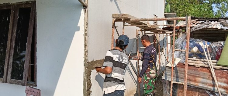 Memasuki Hari Ke-12, Satgas TMMD Kodim 0418/Palembang Percepat Rehab Rumah Ibu Suwarni, Hadirkan Harapan Baru di Talang Jambe