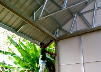 Memasuki Hari Ke-13 TMMD Kodim 0418/Palembang, Di Balik Kerangka Baja yang Berdiri, Ada Harapan Baru Ibu Sriyanti