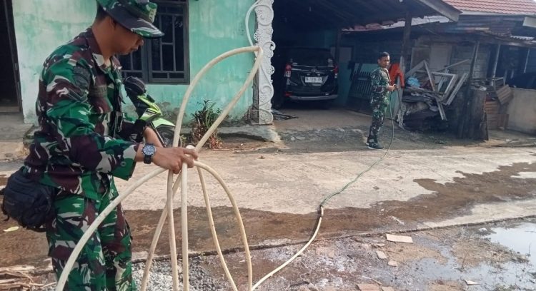 Hari Ke-13 TTMD Kodim 0418/Palembang Air Bersih yang Lama Dinanti Akhirnya Mengalir, Warga Talang Betutu Rasakan Manfaat Sumur Bor TMMD